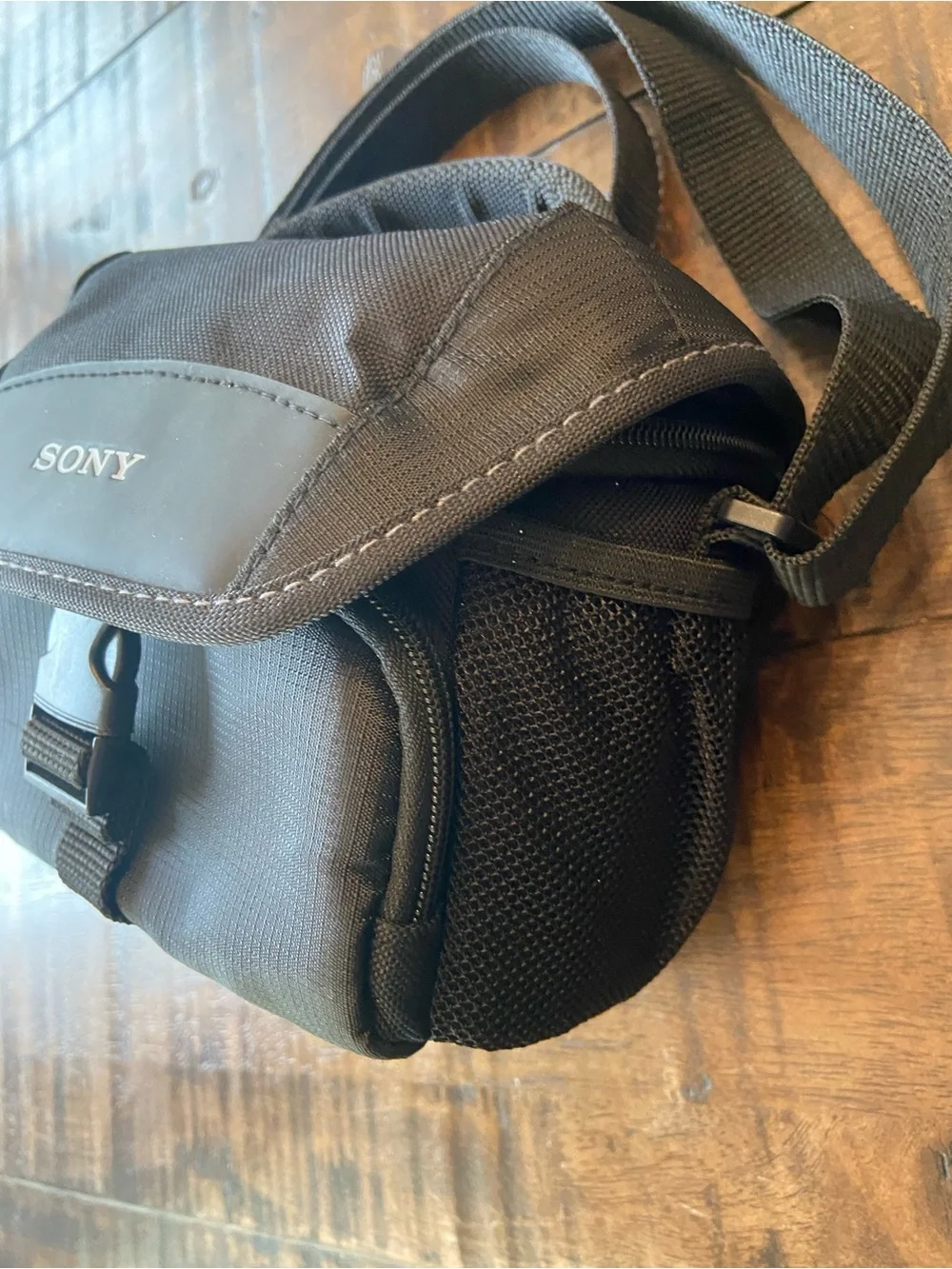Sony Black Compact Messenger Camera Bag with Adjustable Strap